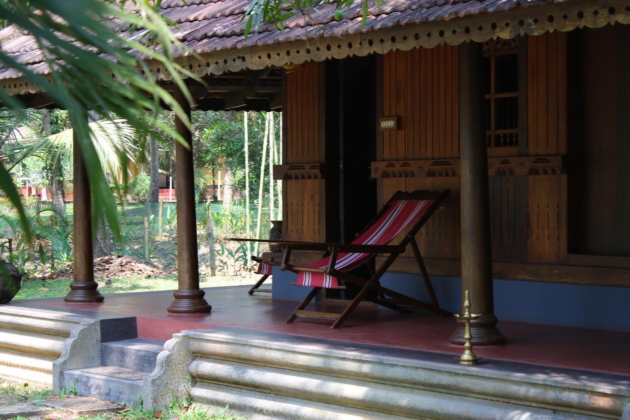 Palathra Heritage Mararikulam Bagian luar foto