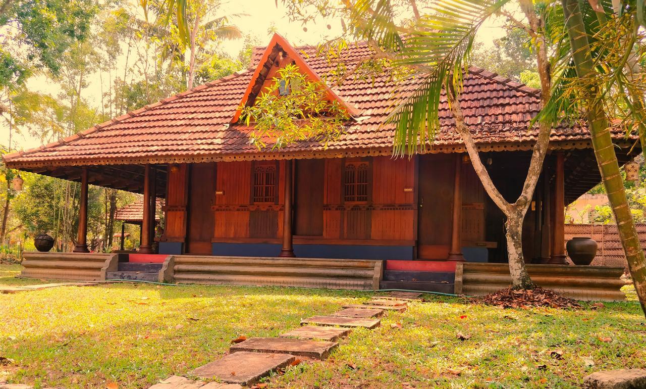 Palathra Heritage Mararikulam Bagian luar foto