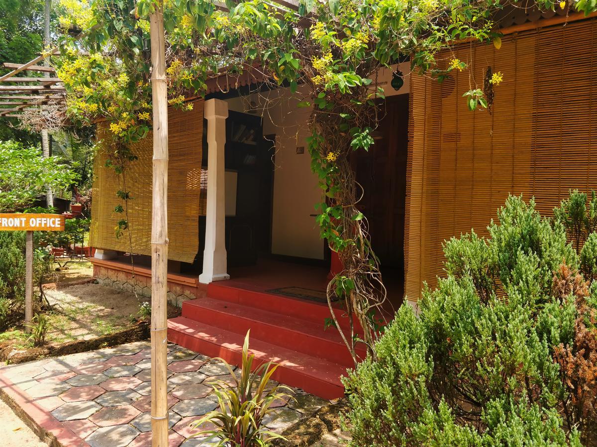 Palathra Heritage Mararikulam Bagian luar foto